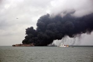 پاسخ به تمام شایعات درباره حادثه نفتکش سانچی/ از حمله آمریکایی‌ها تا وجود اتاق امن در کشتی