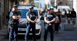 حمله به اداره پلیس در پاریس چندین کشته برجای گذاشت