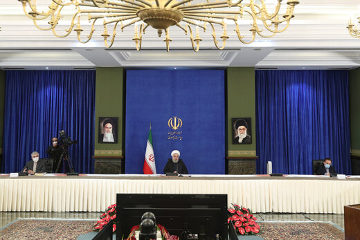روحانی به منتقدان: هول نشوید، عجله نکنید، خدمات دولت تقدیم به شما