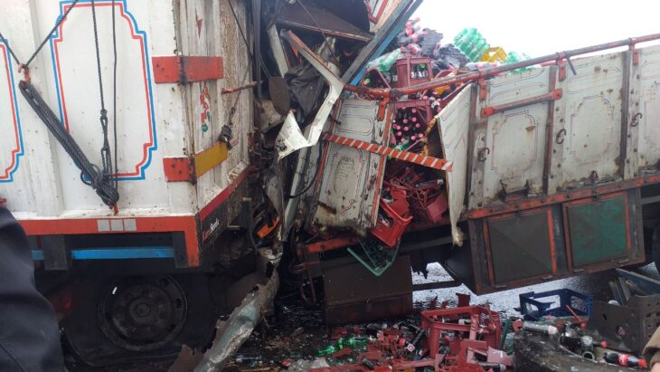 برخورد مرگبار دو کامیون با یک اتوبوس محور ۳ کیلومتری جاده قدیم بستان آباد میانه ۱ کشته و ۵ مصدوم بجا گذاشت