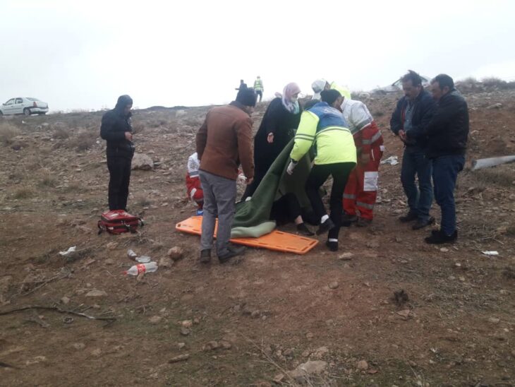 امدادرسانی به حادثه واژگونی سواری با حضور مدیران استانی در آذرشهر