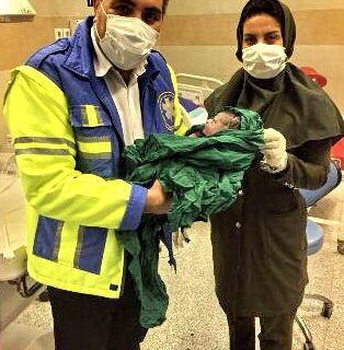 زایمان موفق مادر باردار در آمبولانس اورژانس مسجدسلیمان / حال مادر و نوزاد خوب است