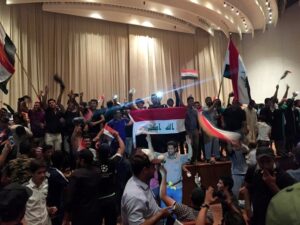 یورش طرفداران جریان صدر به پارلمان عراق
