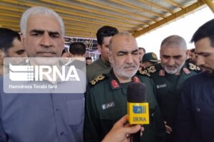 سرلشکر سلامی: مقامات عراق امکان ورود زایران غیرایرانی اربعین را فراهم کنند