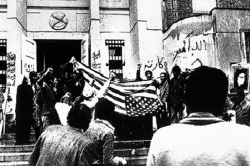 قدردانی آمریکا از پاسداران برای حفاظت از سفارتشان در اولین تظاهرات ضدآمریکایی/ ترور هاشمی رفسنجانی